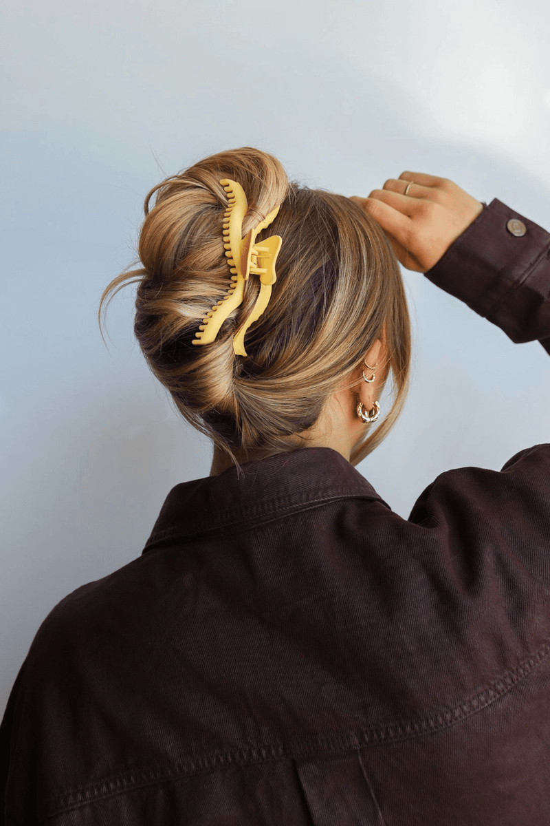 Wavy Hold-Everything Hair Claws HAIR ACCESSORIES Kaxi BUTTER YELLOW 
