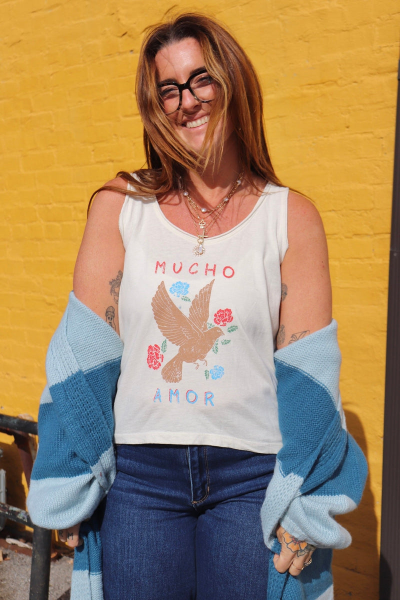 Mucho Amor Graphic Tank TOPS Promesa 