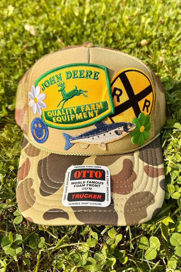 ONE OF A KIND "John Deere" Trucker Hat in Camo Wild Bohemian 